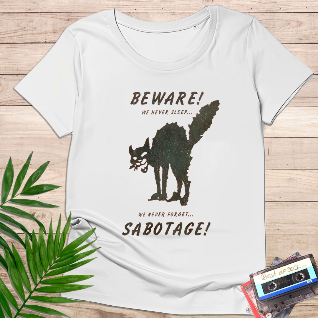 Camiseta "Beware! We Never Sleep… Sabotage!" – Gato Vintage Rebelde - KolorTees