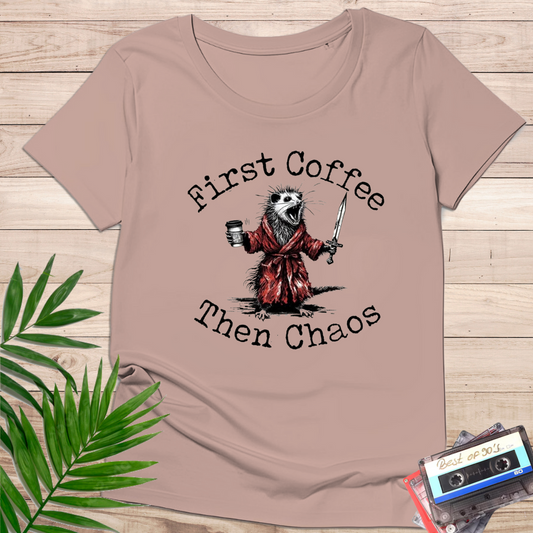 Camiseta "First Coffee Then Chaos" – Humor Matutino Ilustrado - KolorTees