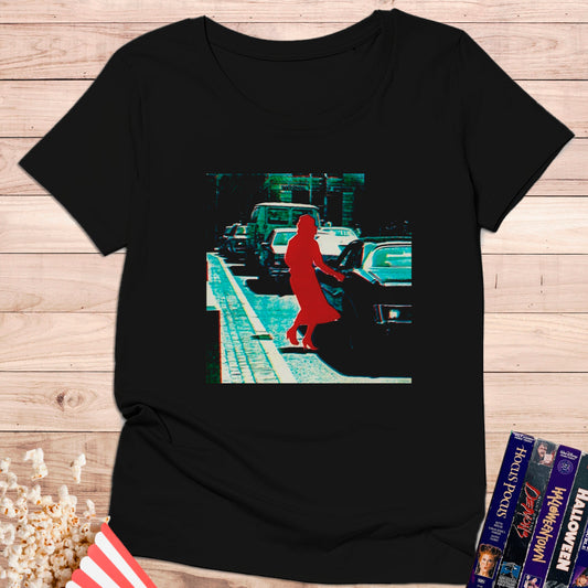 Camiseta “Red Silhouette – Urban Contrast”